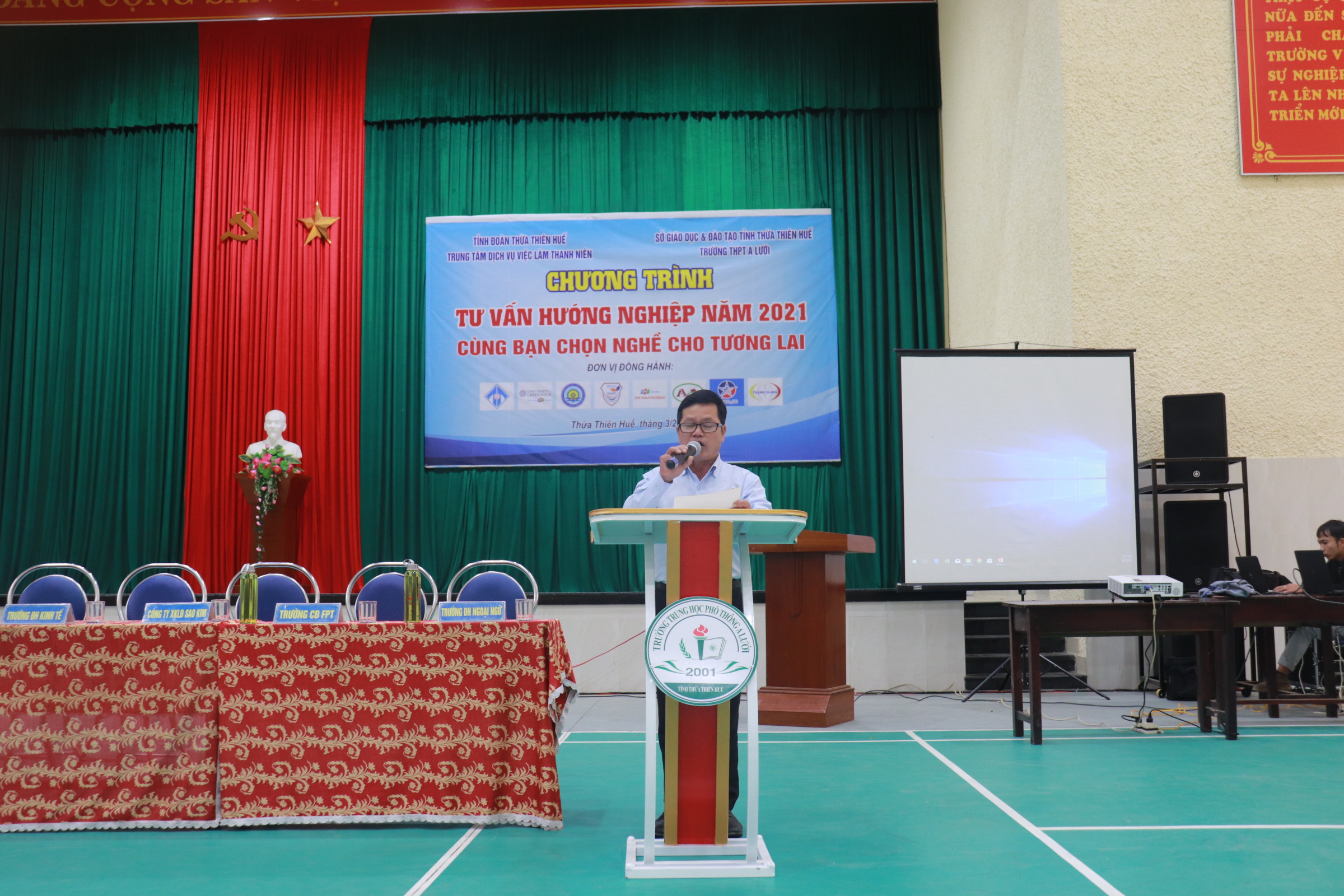 Đ/c Trần Xuân Tiến - Phó Giám đốc Trung tâm phát biểu tại chương trình